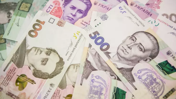 Повышение минимальных зарплат: у Зеленского дали прогноз насчет курса гривни
