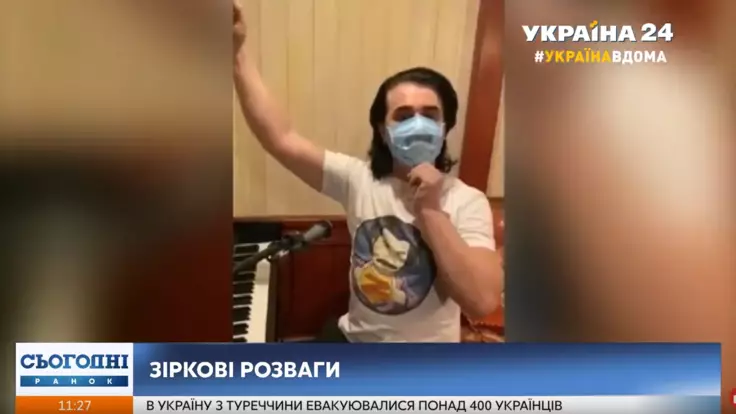 Зибров распустил коллектив по домам и написал песню о коронавирусе