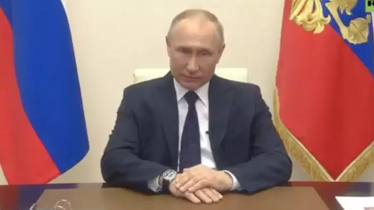 "Полный кретинизм": Путин озадачил россиян новым видеообращением