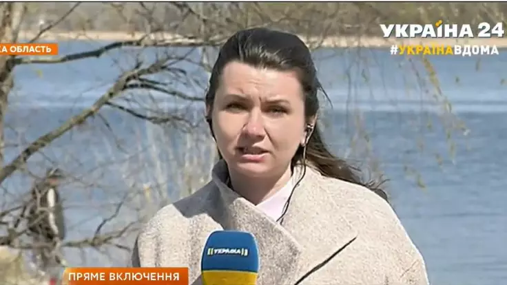 Неизвестные напали на сотрудников "Украина 24" во время прямого эфира (видео)