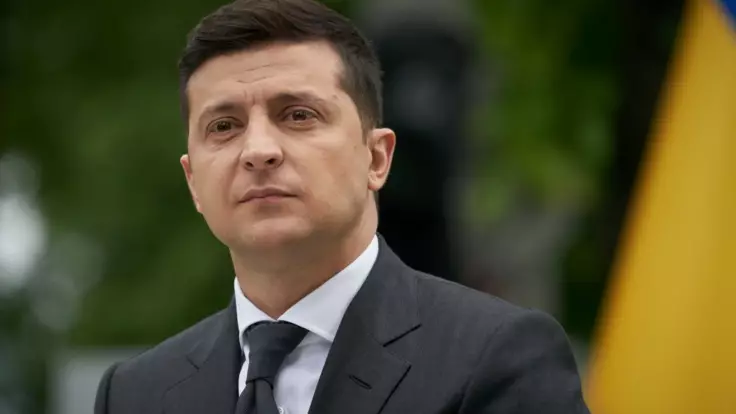 Опитування українців від Зеленського: політолог пояснив, звідки візьмуть гроші