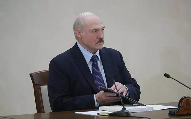 Телевизор не работает, это пугает Лукашенко — политолог