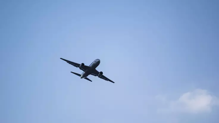 Столичный аэропорт приостановил международные рейсы: пассажиры "зависли"