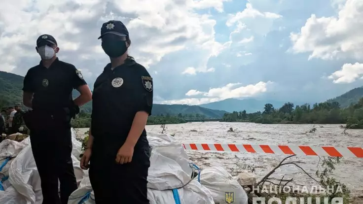 Наводнение в Карпатах — метеоролог рассказал, что будет с погодой
