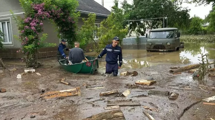 Пострадавшим от наводнения в Украине дали совет, как возместить убытки