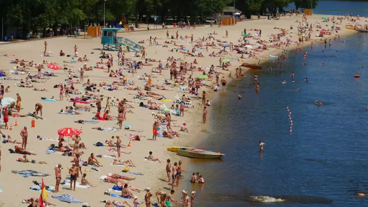 На пляжах Киева приняли меры безопасности из-за карантина: что ждет отдыхающих