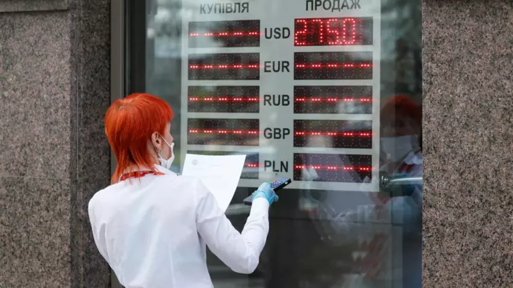 Ждать ли падения гривни: экономист рассказал, сколько будет стоить доллар