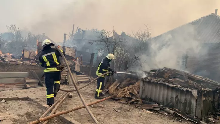 Россия будет мешать - эксперт о тушении пожаров в Луганской области