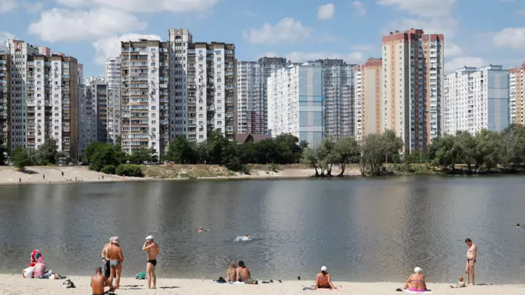В Киеве советуют не купаться - чиновник рассказал, сколько нужно потерпеть