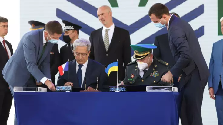 Украина подписала контракт с французской компанией на постройку патрульных катеров