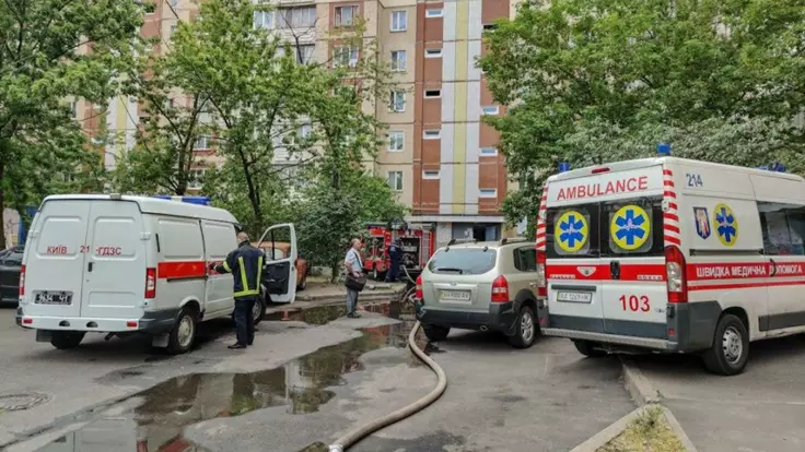 Спасатель до сих пор в шоке: новые детали пожара в Киеве и первая версия