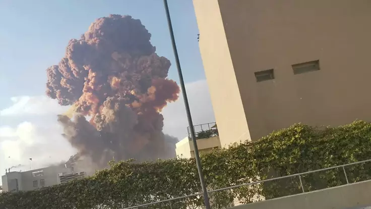 Возможен теракт: эксперт указал на странность во взрывах в Бейруте