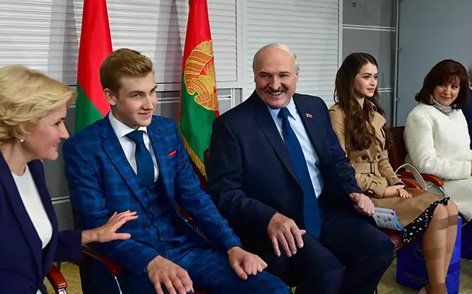 Лукашенко рассказал Гордону, готов ли передать власть сыну
