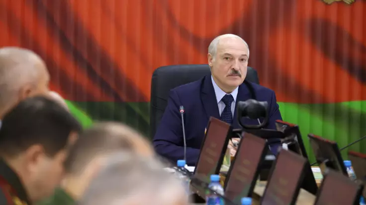 Лукашенко из-за Путина способен на непредсказуемые действия - эксперт