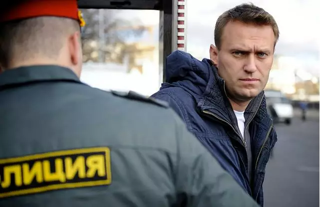 Это могло быть направлено против Путина - Гордон об отравлении Навального
