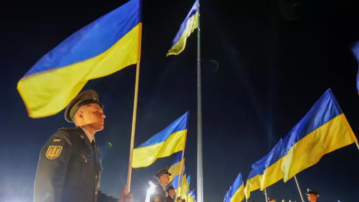 Украина отпраздновала День флага — Зеленский раздал награды