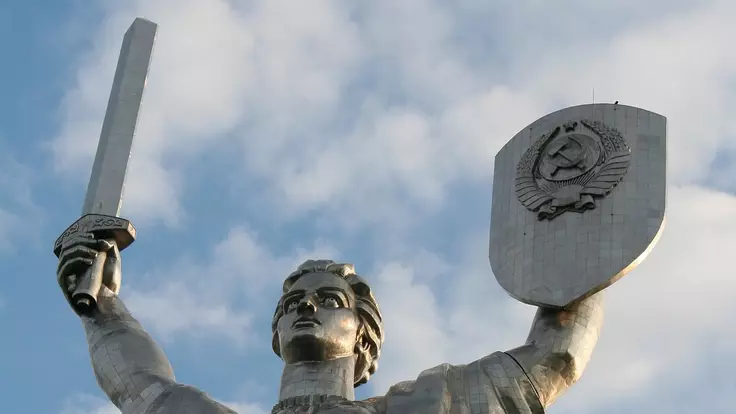 В Киеве нашли способ избавиться от советских символов: озвучены подробности