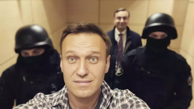 Российский адвокат объяснил, почему отравителей Навального никто не ищет
