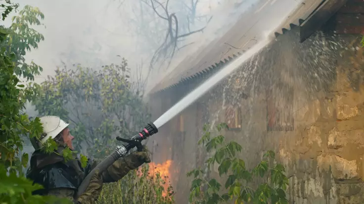 Придется минировать заново - эксперт объяснил, чем опасны пожары в Луганской области