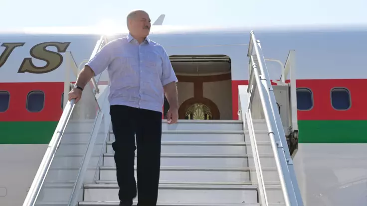 "Выглядит жалко": эксперт о визите Лукашенко к Путину