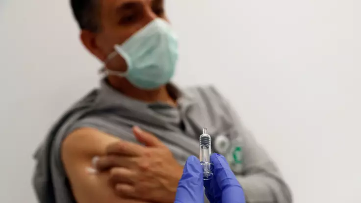 Треба відкласти спекуляції — "слуга народу" про російську вакцину від  коронавірусу