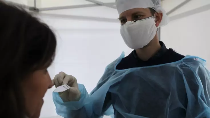 В "Слуге народа" объяснили, почему украинцев не тестируют на коронавирус бесплатно
