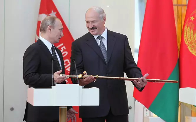 "Режими змагаються у згущенні фашизму" — журналіст про Лукашенка і Путіна