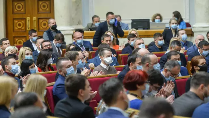 Надеемся, Разумков выздоровеет - "слуга народа" рассказала, как будет работать Рада