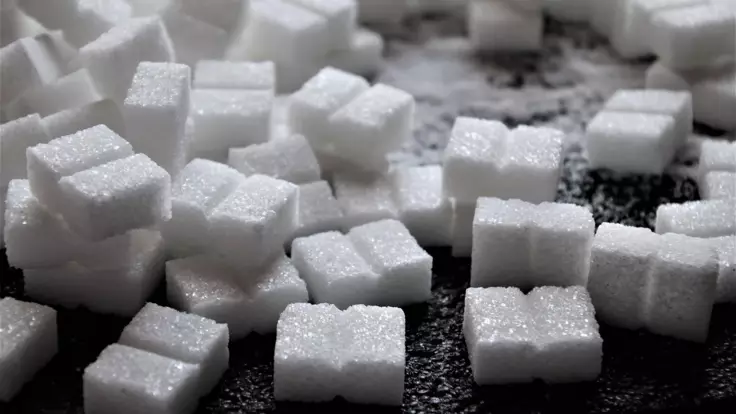 Сколько сахара можно есть без вреда для здоровья: диетолог назвал норму