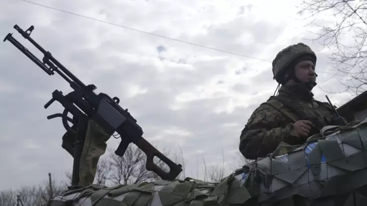 "Готовы общаться с позиции силы": эксперт назвал два пути по ситуации на Донбассе