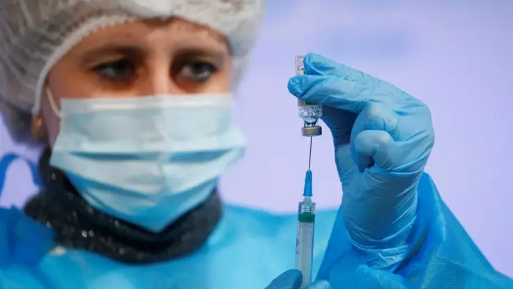 В Европе приняли решение по AstraZeneca: Зеленский сказал, продолжится ли вакцинация