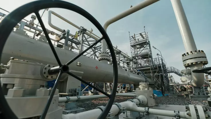 "Газпром" создает газовый дефицит в Европе, это опасная игра - журналист