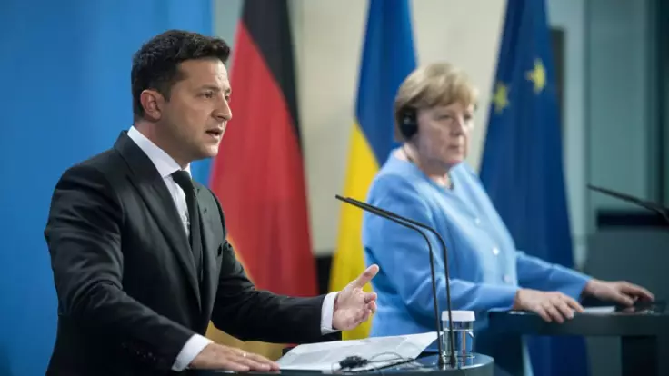 Український дипломат про переговори щодо "Північного потоку-2": Меркель складно переконати