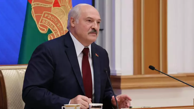 Украина не должна признавать Лукашенко, но говорить с ним нужно - экс-министр