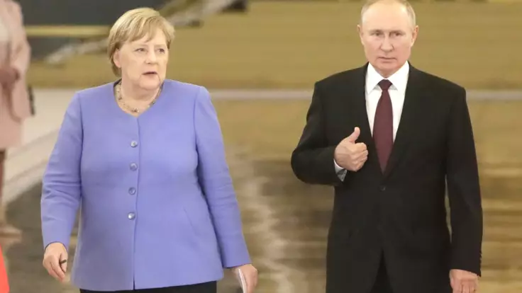 Меркель поставила красную линию перед Путиным — журналист