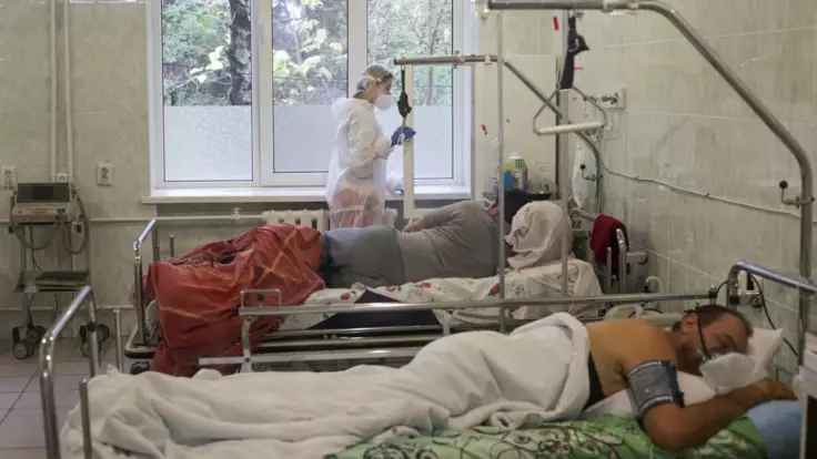 "Вакцинация не остановит ситуацию с эпидемией": врач о коронавирусе в Украине